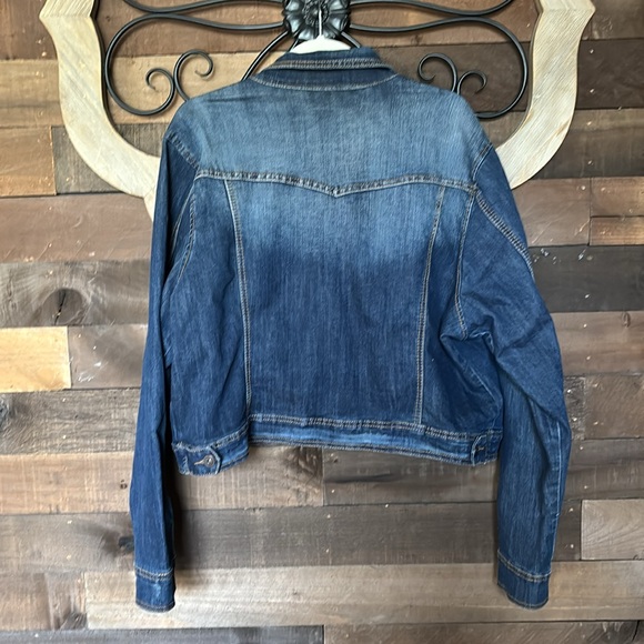 Cropped Jean Jacket - Picture 2 of 3
